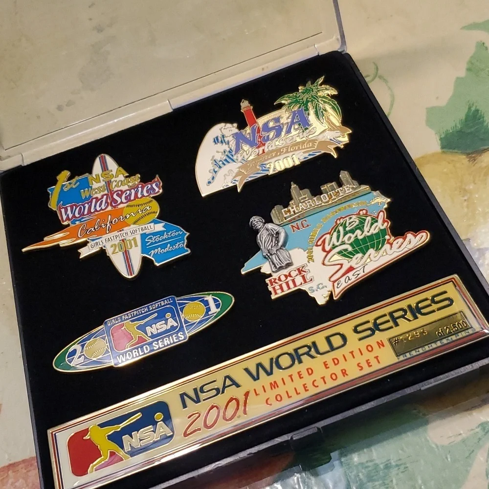 2001 World Series pin collectors set - Picture 14 of 14